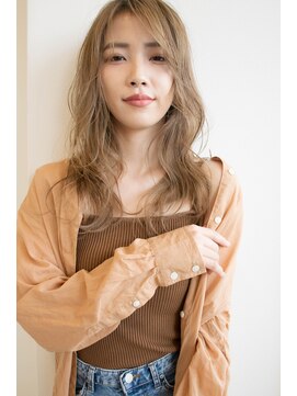 ハッシュタグ(HashTAG) ハイトーンカラーでも大人っぽく柔らかいロングスタイル☆