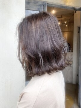 エイミーバイアフロート(amie by afloat) * お色気たっぷり◎ウェービーロブヘア