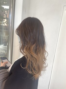 クロエ バイ ラヴィズム 小針店(CLOE by LUVISM) グラデーションベージュカラー