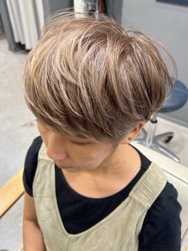 グラッシー センター北店(GLASSI) 【白髪ぼかしハイライト】スモーキーベージュ/2ブロックショート