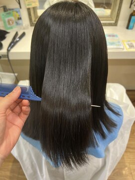 クレア 能見台(CREA) 汗や湿気のうねりに艶髪になる縮毛矯正はいかがですか♪