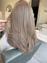 アルム(ALLe'ME)&nbsp;レイヤーカット＋グレージュカラー