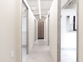 アトラスサロン 札幌大通り(Atras.salon)の写真/《姉妹店注目サロン選出☆全席完全個室サロン》ベテランスタイリストがハイクオリティな仕上がりを追求!