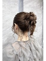 エルディ 大宮(eldy)&nbsp;おくれ毛お団子ヘア