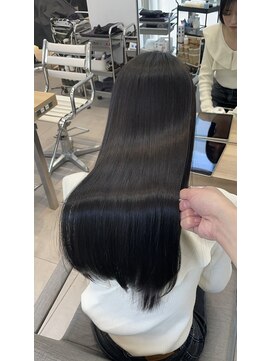 エラ(Ella) 髪質改善×Korean Black