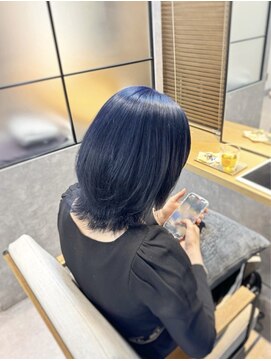 リノショアーズ 日本大通り店(RINOSHORES) くびれウルフカット×ネイビーブルー sanami