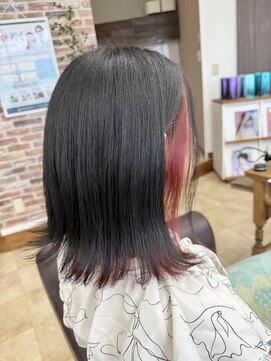 トップスタイル リッチ ちらっと映える大人のレッドインナーカラー