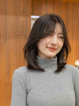 メラク 渋谷(Merak) 【仕事中も可愛い】ふわっと大人上品に動くミディアムレイヤー