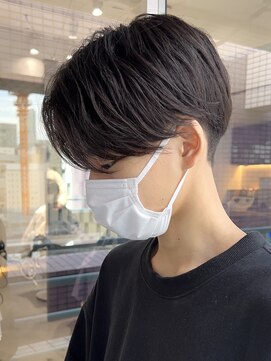 リップス 栄(LIPPS) 前下がりセンターパートニュアンスカールパーマミディアムモテ髪