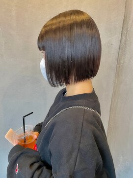 ラヴィズム(LUVISM) 10代20代30代ダブルカラー/ミニボブ/インナーカラー/ブリーチ