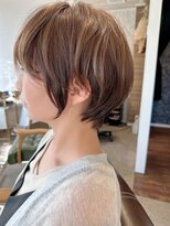 ヨル(Jor) 丸みとくびれの小顔スタイル