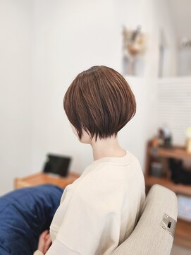 ツナグ(TSUNAGU) シンプルなショートボブスタイル×ベージュカラー☆