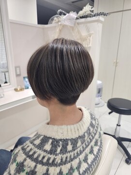 アッシュ 二俣川南口店(Ash) ◆30代40代/グレージュぼかし/前下がり2ブロックショート