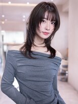 ケアリー 流山おおたかの森(Carelly)&nbsp;デザインカラー/レイヤーカット/ウェットヘア/オリーブベージュ