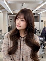 ヒュー 広島(HEW)&nbsp;くびれ顔周りレイヤーオリーブグレージュ