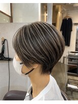 レグ(legg.)&nbsp;40代・50代に人気の白髪ぼかしショート