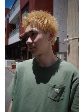 ディスデイバイネルケ 立川(Thisday by nelke) ブリーチ金髪スパイキーショートツーブロックメンズ立川