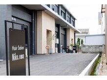 ニコ 川部店(Niko.)の雰囲気（駐車場は5台ございます♪）