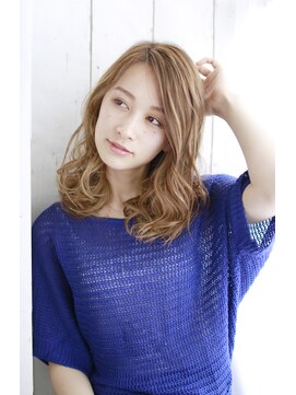 リゾートサロンM 新宿東口(Resortsalon M by valore) ResortsalonM【新宿東口店】ハイトーンベージュのミックスカール