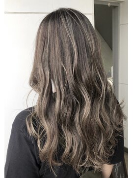 リヴィーダ(LIVIDA) シルバーベージュ