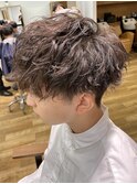 メンズヘアで人気のソフトツイスト+スパイラルパーマ