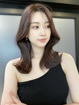 フォンズ(FONS)&nbsp;大人可愛いくびれミディアム くびれヘア 韓国ヘア顔まわりカット
