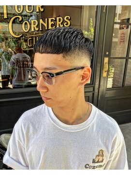 フォーコーナーズ(Four Corners) スキンフェード/バーバー/刈り上げ/クロップスタイル