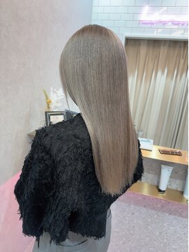 ロンド レア 天神大名店(Lond Le’a) 天神大名ダブルカラーケアブリーチホワイトグレージュ
