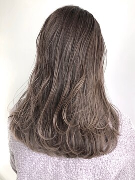 トレヘアー 京都 烏丸(tRe hair) くすみアッシュベージュ × レイヤーカット