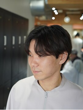 クオル 立川(QOL) 大人スタイル 毛流れセンターパート ニュアンスパーマ