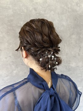 ブレス 横浜(bless) ゆるふわシニヨンアレンジ