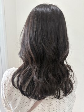 リル(Lill) ふんわりロングレイヤー　【豊橋】