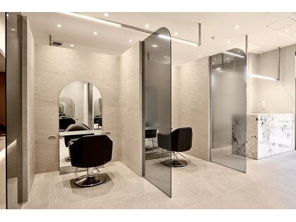 コル(COL.)の写真