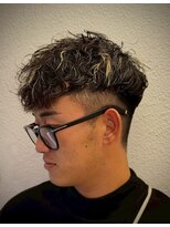 プレミアムバーバー 原宿店(PREMIUM BARBER produce by HIRO GINZA)&nbsp;立体感際立つメッシュ×パーマスタイル