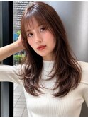 上品なくびれ感で魅せるロングレイヤー