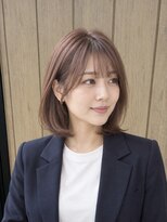 サニー(SUNNY) 白髪ぼかしハイライトの小顔ショートボブ