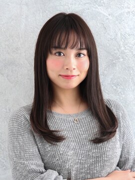 パティオンツー(PATIONN2) ナチュラルセミロングワンカールオン眉シースルーバングスタイル