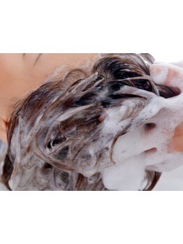 何度でも使える本格ヘッドスパ☆極上マッサージで頭皮の血行を促し、誰もが振り向くほどのサラサラ美髪へ♪