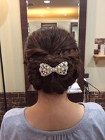 美容室 M&nbsp;キュートな編みこみアップ