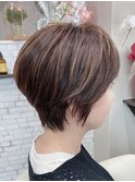 ぼかしハイライト×前髪あり×ショート