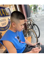 カムレイドフォーライフ(COMRADE 4 LIFE)&nbsp;担当西村　ボウズフェード(バズ)