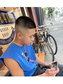 担当西村 ボウズフェード(バズ)
