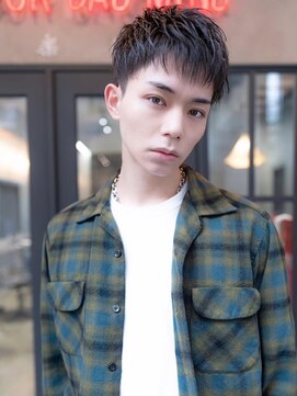 ケアリー 大日(Carelly) ビジネスショートレイヤーかき上げコンマヘアツイストパーマ