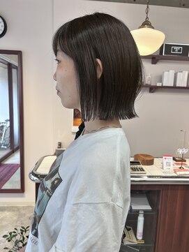 ルックアット(Look at) 【Look at】20代30代40代あごボブ切りっぱなしくびれオリーブ