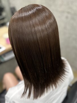 ウィールール 手稲店(WE RULE) 外はねミディ/髪質改善カラー/外ハネミディ/オリーブベージュ