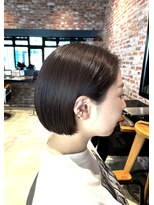 オーガニック アトリエ 大宮(organic+atelier)&nbsp;20代30代大人可愛い艶感グレージュ切りっぱなしショート