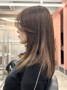 トゥエル バイ ディプティモイラ(tuelu by dipty MOILA) 透明感ベージュ◎顔まわりレイヤー