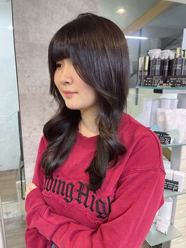 リジー(Litzy) 顔周りレイヤー/小顔に見せるカット/トレンドヘア