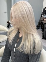 プネル(punel)&nbsp;原宿　ホワイトブロンド#ロングレイヤー　ハッシュカット