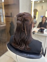 フレア(FLAiR)&nbsp;20代30代結婚式お呼ばれハーフアップカチモリヘア上大岡駅近